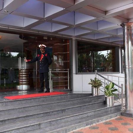 Nila Residency Hotell Shoranur Exteriör bild